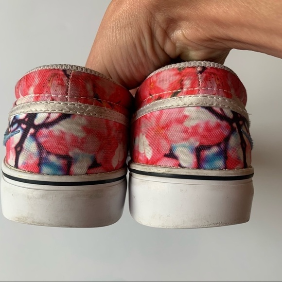 NIKE Cherry Blossom Toki Slip-On Sneakers - Picture 9 of 12
